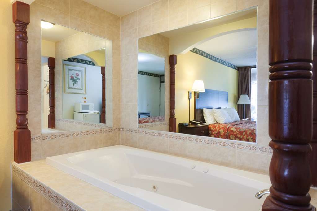 Days Inn By Wyndham Newark Wilmington Номер фото