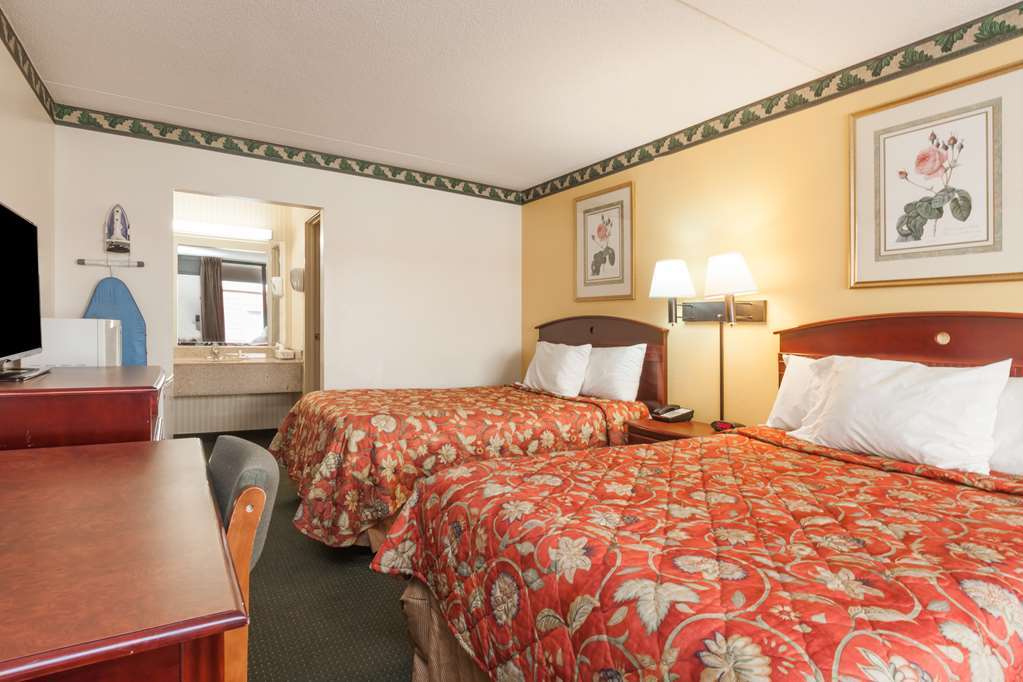 Days Inn By Wyndham Newark Wilmington Номер фото