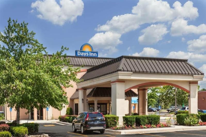 Days Inn By Wyndham Newark Wilmington Экстерьер фото